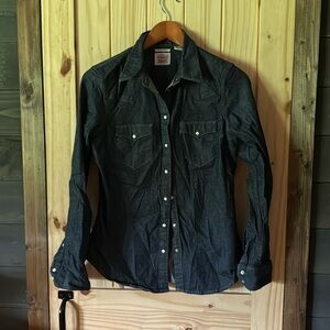 Levi’s Tailored Fit Denim Button Down Shirt
